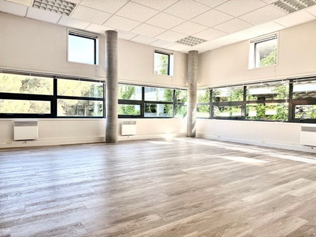 Plateau de bureaux rénové et climatisé à Mérignac